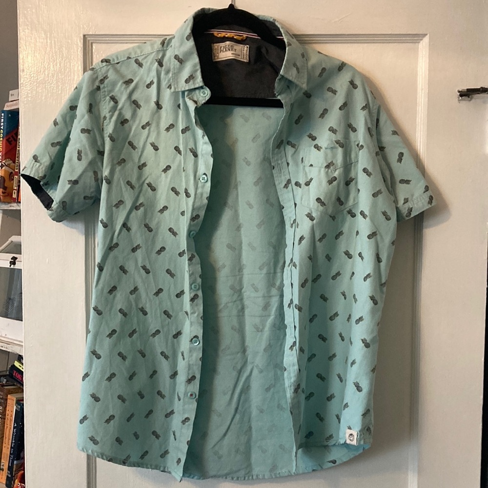 Free Planet Medium Short Sleeve Button Down